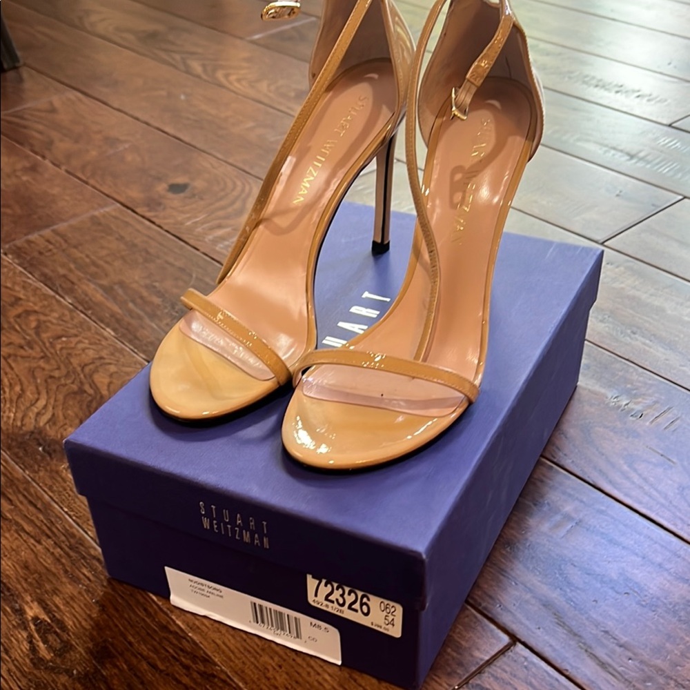 Stuart Weitzman Tan Patent Leather Heels